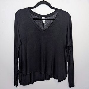 Small Black V-Neck Long Sleeve High-Low Top